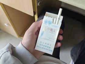 云霄香烟和正规烟对比测评：口感价格真相揭秘
